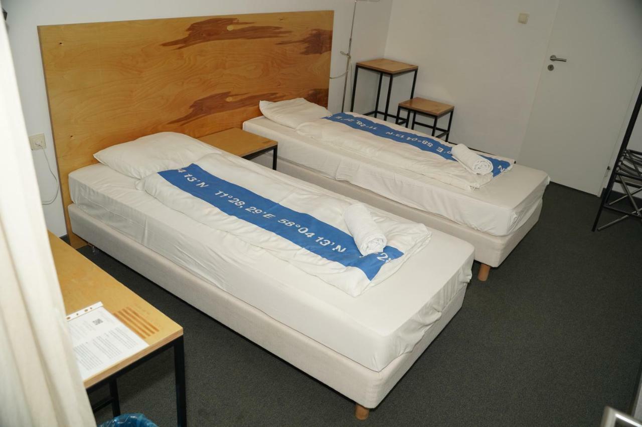 Kaskada Hotel Познань Экстерьер фото